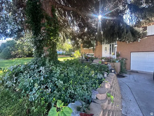 685 Lavina Dr, South Ogden, UT 84403 - #3