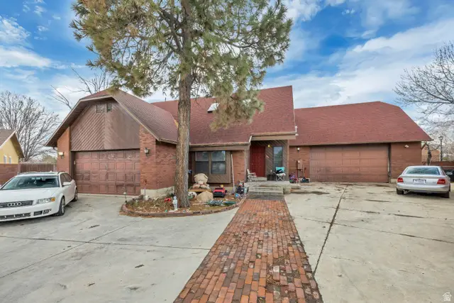 9660 S Stornoway Cir W, South Jordan, UT 84009 - #1