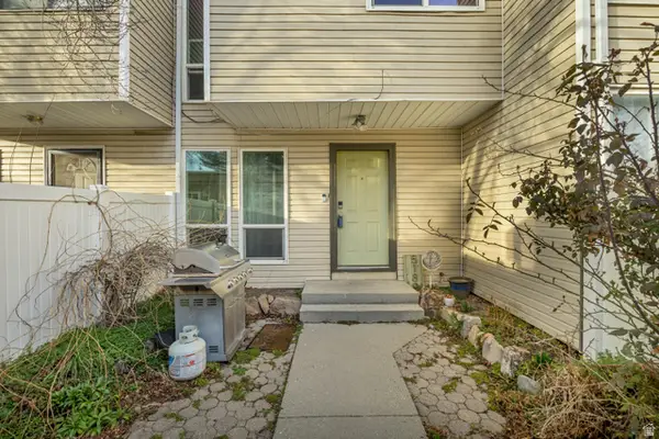 5189 S Gravenstein Park W, Murray, UT 84123