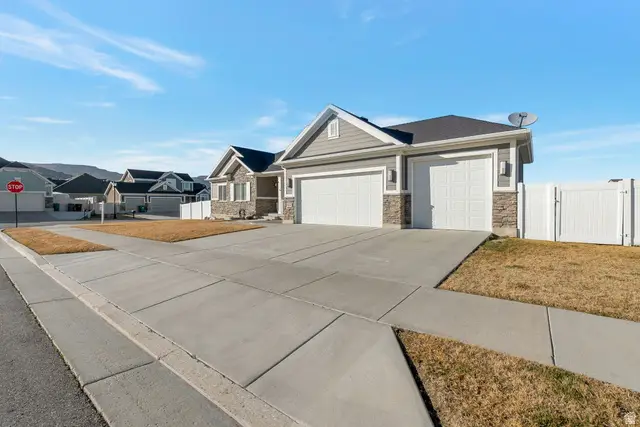 6656 W Brush Oak Dr, Herriman, UT 84096 - #3