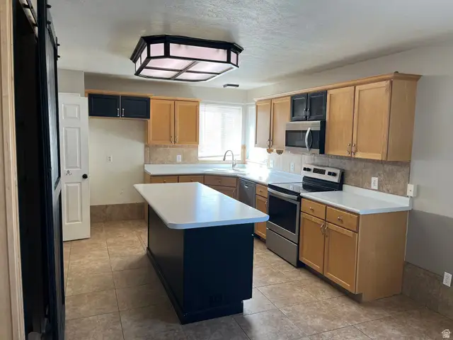 153 E Country Club Dr N, Stansbury Park, UT 84074 - #3