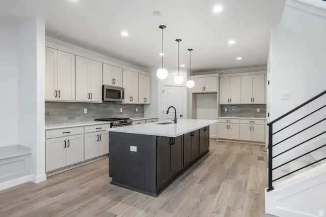 7027 W Lake Ave, South Jordan, UT 84009 - #2