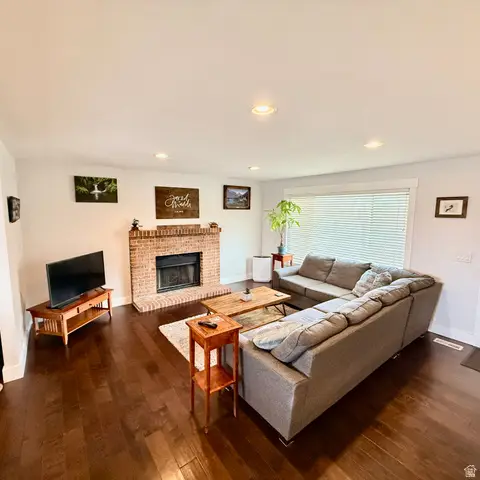 10240 S Locksley Rd E, Sandy, UT 84092 - #2