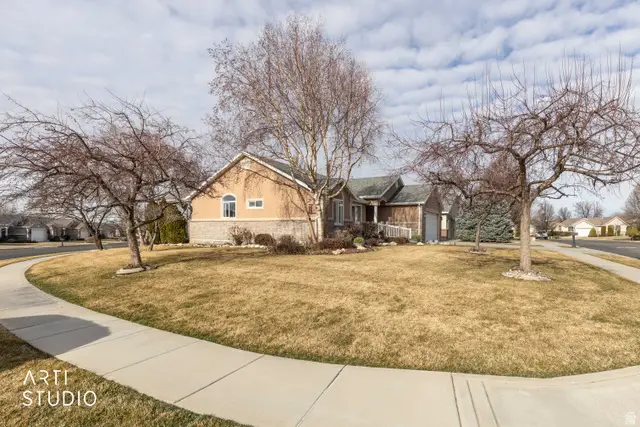 571 E 2250 N, North Ogden, UT 84414 - #3