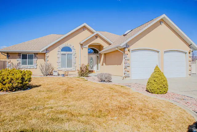 1390 W Cedar Dr, Price, UT 84501 - #1