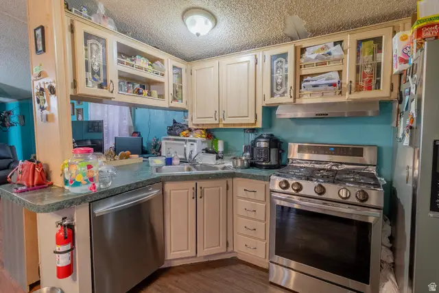 1500 N Angel St #17, Layton, UT 84041 - #2