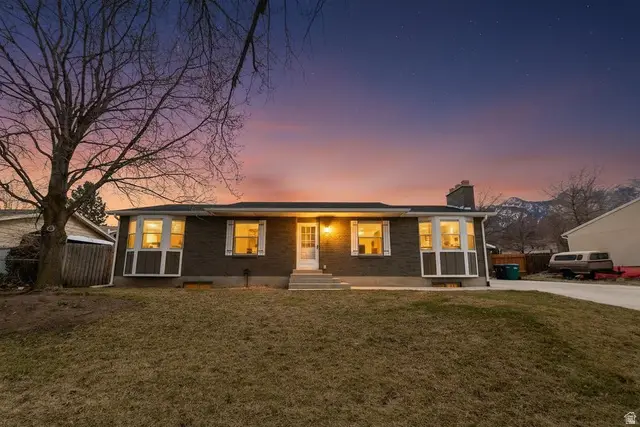 9457 S Fox Hunt Dr #49, Sandy, UT 84092 - #2