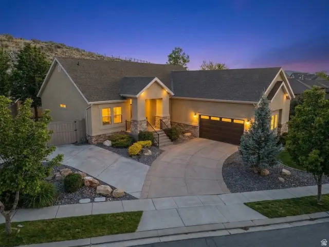 9226 N Mount Airey Dr, Eagle Mountain, UT 84005 - #2