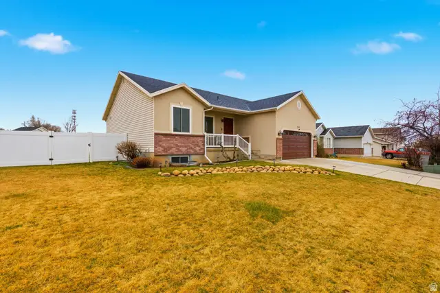 2555 W 3900 S, Roy, UT 84067 - #3