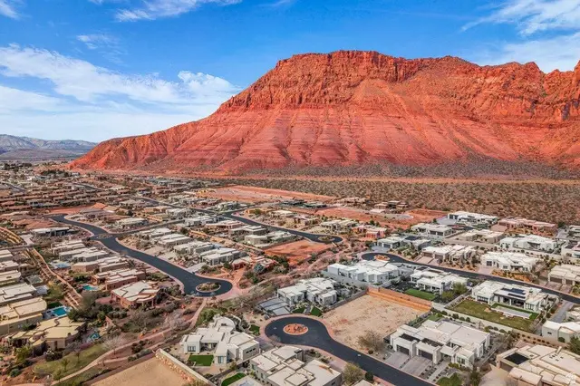 633 E Flint Rock Cir, Ivins, UT 84738 - #2