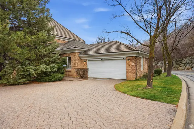 10 La Montagne Ln, Sandy, UT 84092 - #1