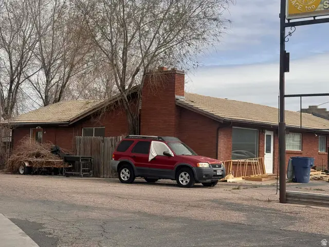 225 E Main St, Delta, UT 84624 - #3