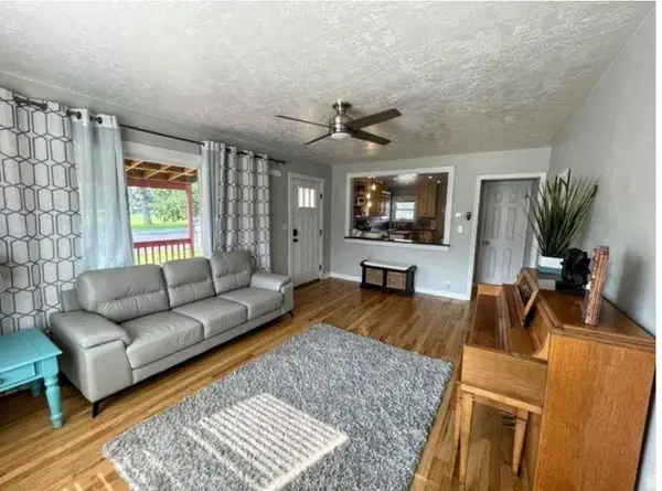 585 E 400 S, River Heights, UT 84321