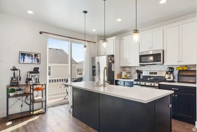 1056 W Painted Horse Ln, Bluffdale, UT 84065 - #1