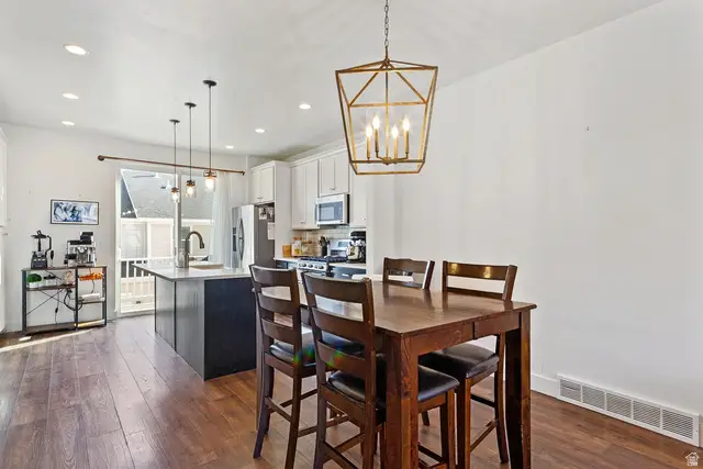 1056 W Painted Horse Ln, Bluffdale, UT 84065 - #3