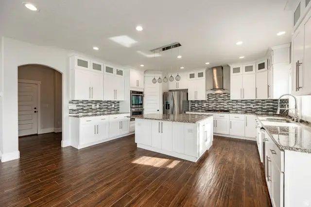 910 S Pace Pl, North Salt Lake, UT 84054 - #3