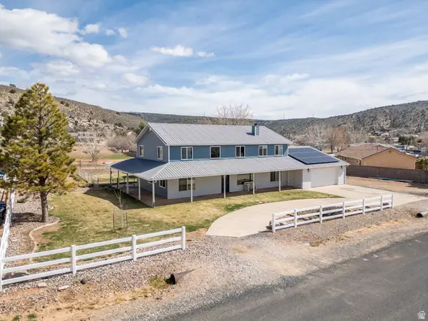 7998 N Sapphire Dr, St. George, UT 84770