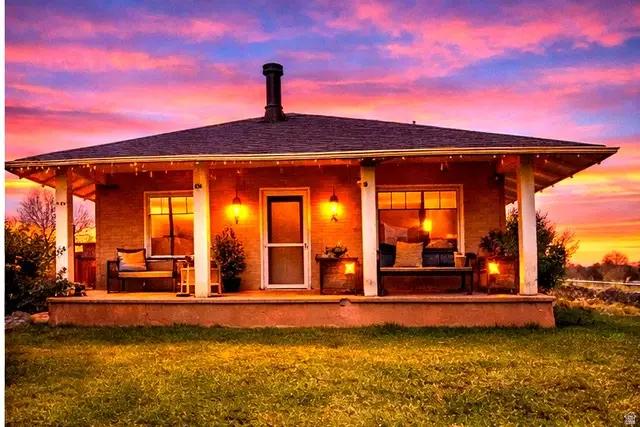 393 W Center St, Springville, UT 84663 - #1