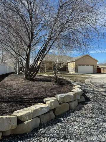 5325 S Bridle Cir, Oakley, UT 84055