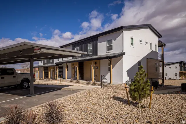 2946 E Desert Sol Ct, Moab, UT 84532 - #1