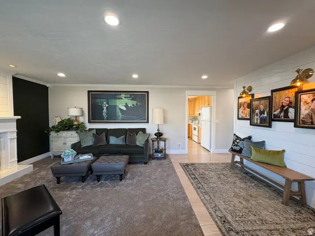 1201 W Marinwood Ave, Taylorsville, UT 84123 - #3