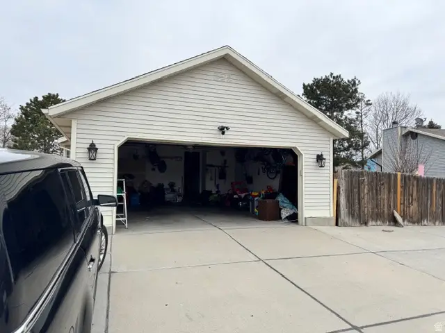 5571 S Dale Amour Dr, Salt Lake City, UT 84118 - #3