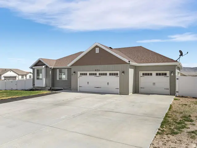 573 S Maxwell Dr W, Grantsville, UT 84029 - #2