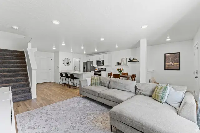 402 N Bouy Ln, Saratoga Springs, UT 84045 - #2