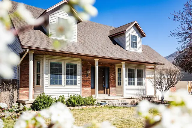 2543 E Cliff Swallow Dr S, Sandy, UT 84093 - #1