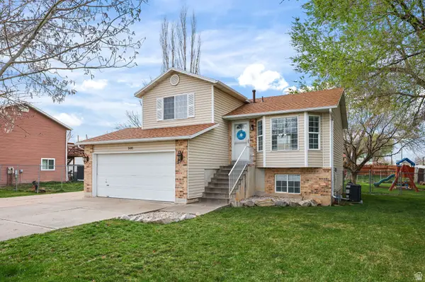 2493 W 1850 N, Clinton, UT 84015