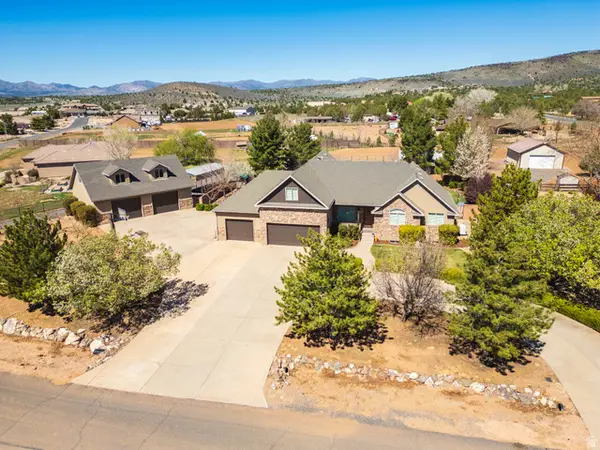 346 W Canyon Trails Dr, Dammeron Valley, UT 84783