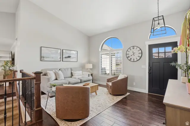 10346 S Woodglen Cir, Sandy, UT 84092 - #2