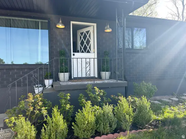 2873 E Pamela Dr, Cottonwood Heights, UT 84121 - #2