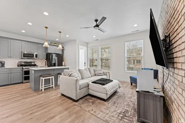 11326 S Lake Run Rd, South Jordan, UT 84009 - #2