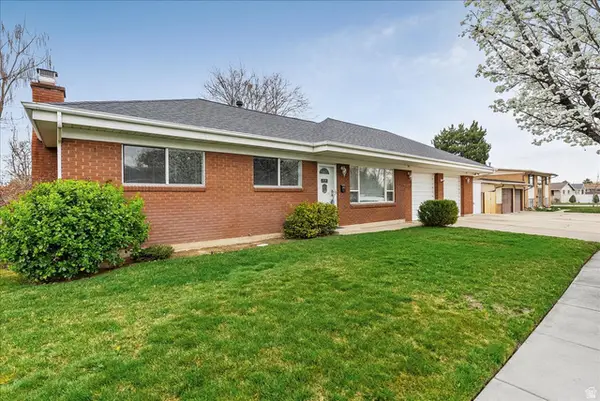 8248 S Romaine Dr, Sandy, UT 84070