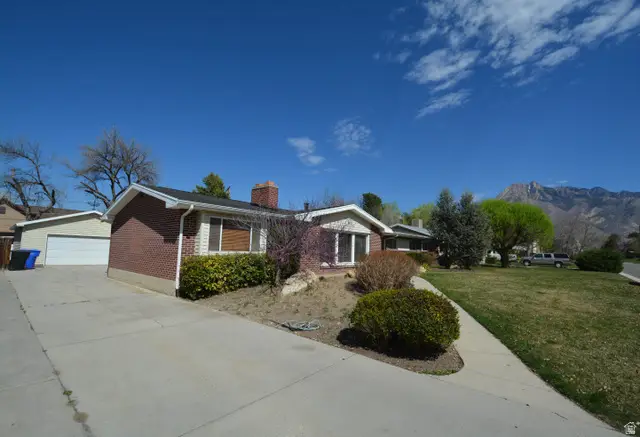 1541 E Lone Peak Dr S, Holladay, UT 84117 - #3