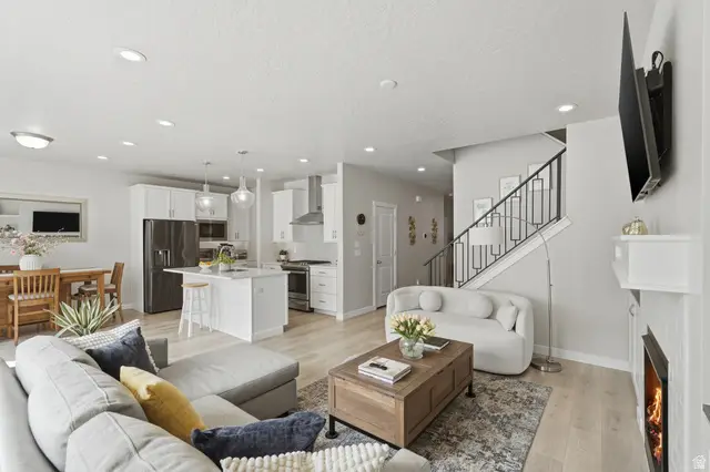 461 W June Dr, Kaysville, UT 84037 - #2