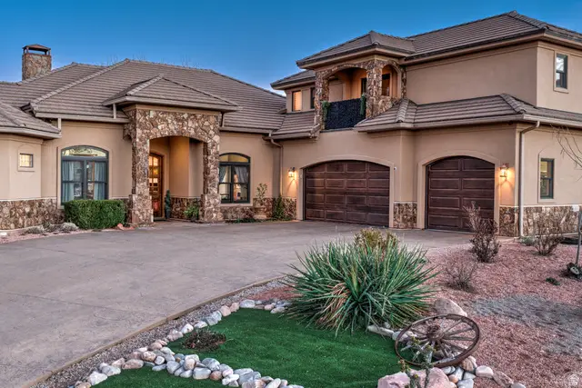 2520 Willow Creek Rd, Moab, UT 84532 - #2