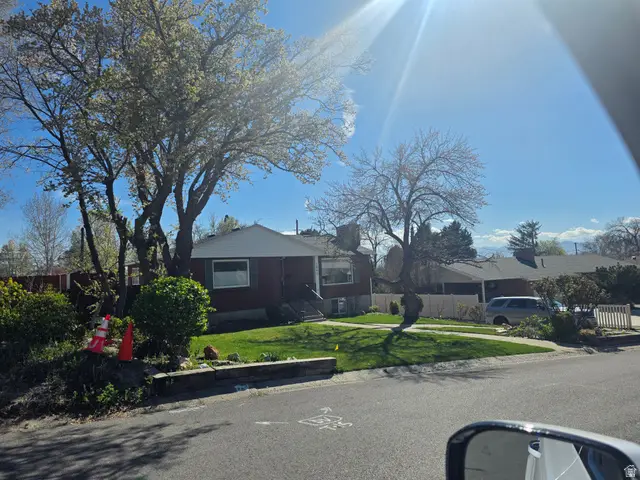 1860 E Northwoodside Dr, Holladay, UT 84124 - #1