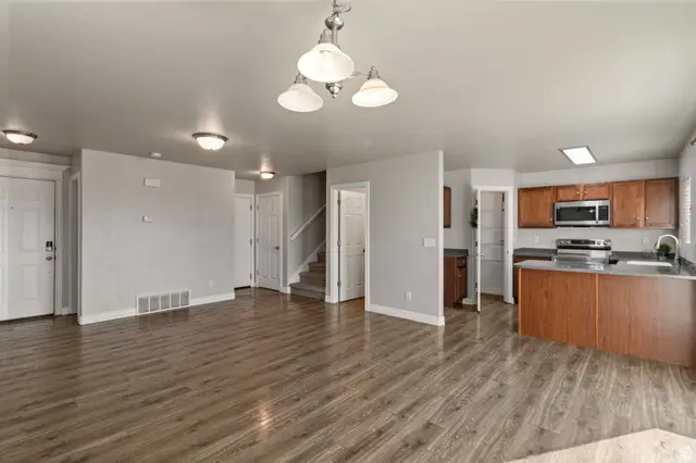 683 W Saratoga Chase Dr, Saratoga Springs, UT 84045 - #3