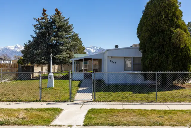 8547 S Coachman Way W, West Jordan, UT 84088 - #2