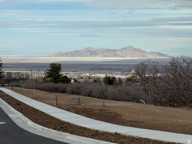 599 S Oakridge Dr E, Tooele, UT 84074 - #3