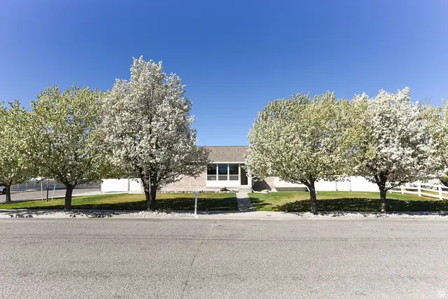 69 N Meadowlark Cir W, Grantsville, UT 84029 - #2