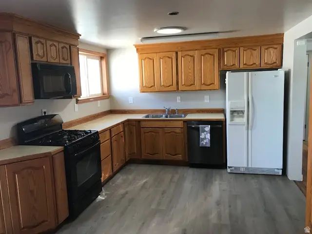 828 N Valeria Dr, Layton, UT 84041 - #3