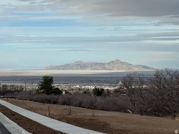 606 S Oakridge Dr E, Tooele, UT 84074