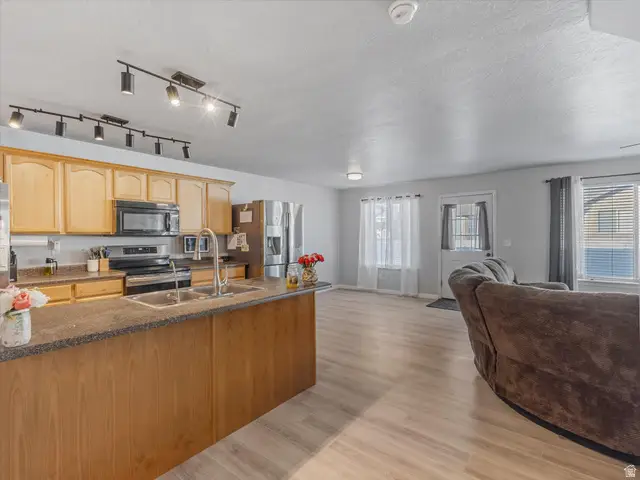 13126 S Pioneer Park Dr, Herriman, UT 84096 - #2