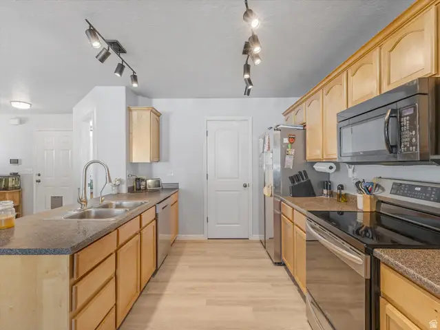 13126 S Pioneer Park Dr, Herriman, UT 84096 - #3