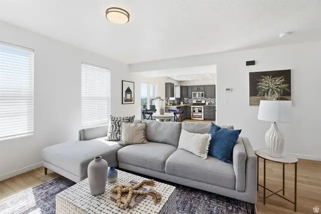 7553 S Valley Maple Dr, West Jordan, UT 84081 - #2