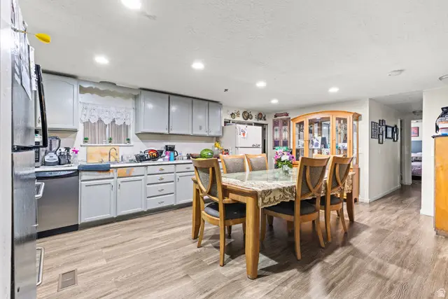 1146 W Carmellia Dr #33, Taylorsville, UT 84123 - #3