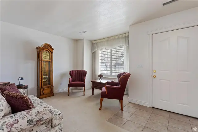 190 W Newbury Ln, Harrisville, UT 84414 - #3